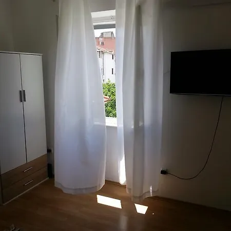 Apartment Bace Split